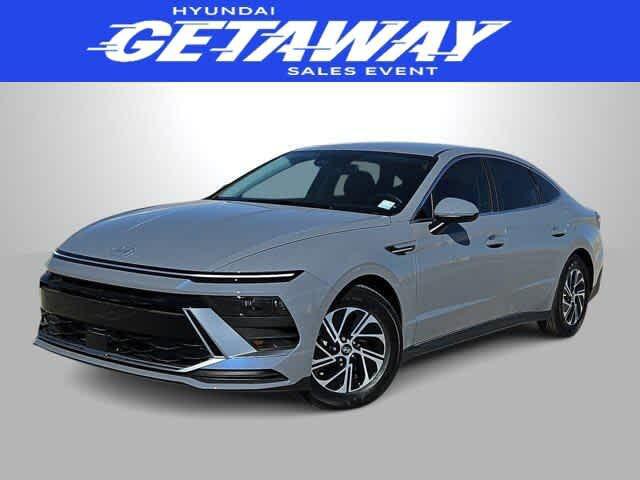 new 2026 Hyundai Sonata Hybrid car, priced at $30,770