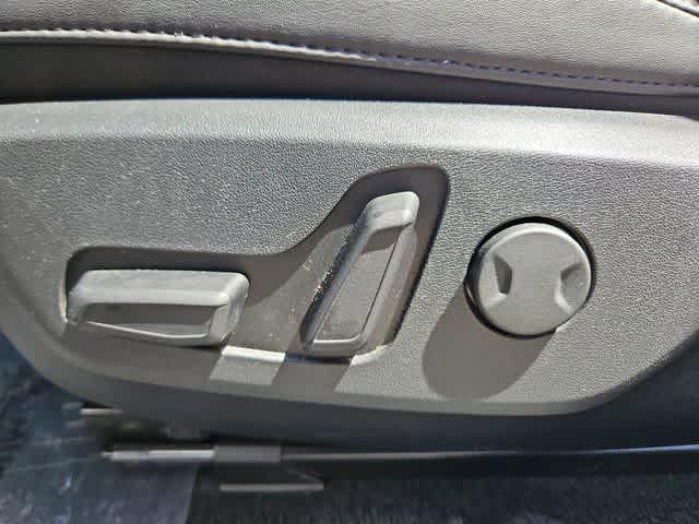 used 2023 Kia EV6 car, priced at $27,299