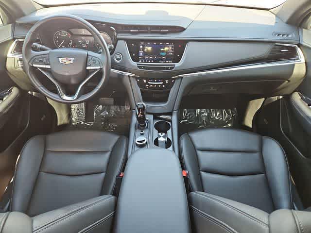 used 2025 Cadillac XT6 car, priced at $40,299