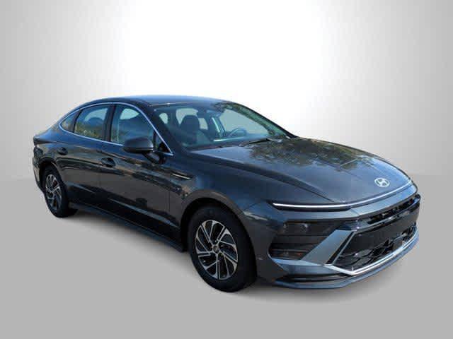new 2026 Hyundai Sonata Hybrid car, priced at $31,000
