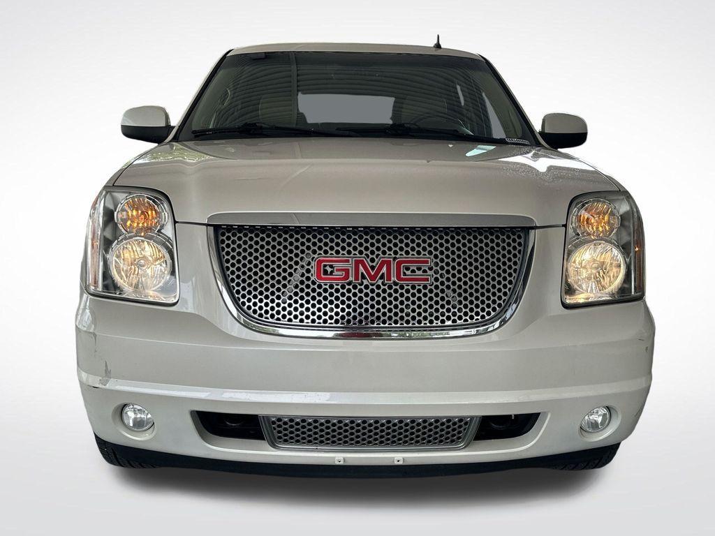 used 2014 GMC Yukon car, priced at $16,255