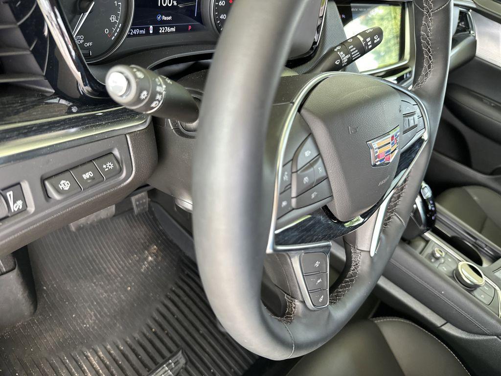 new 2026 Cadillac XT5 car, priced at $55,920