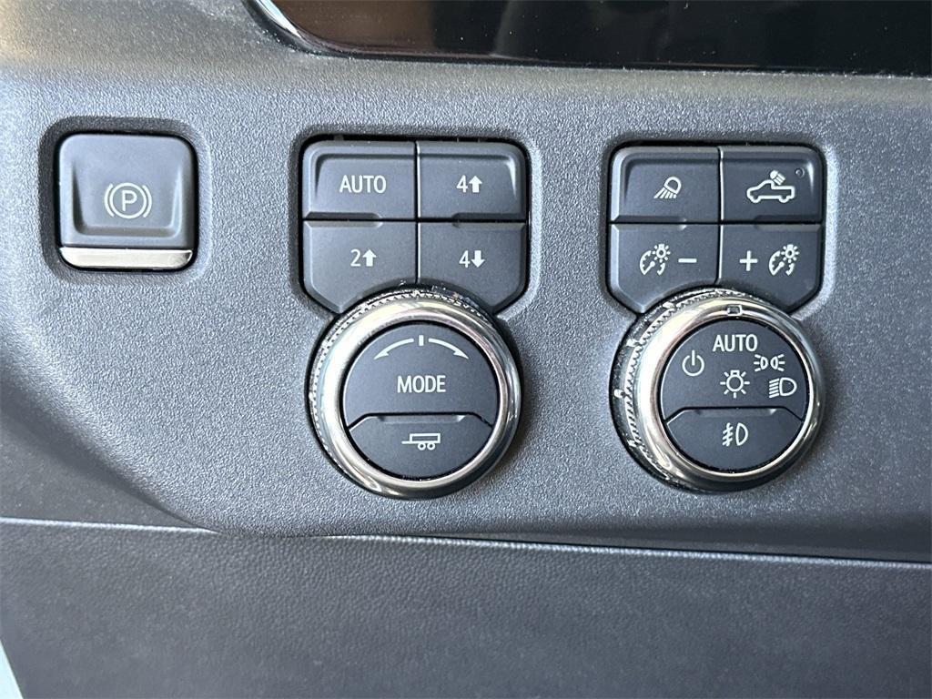 2024 Summit White GMC Sierra 1500
