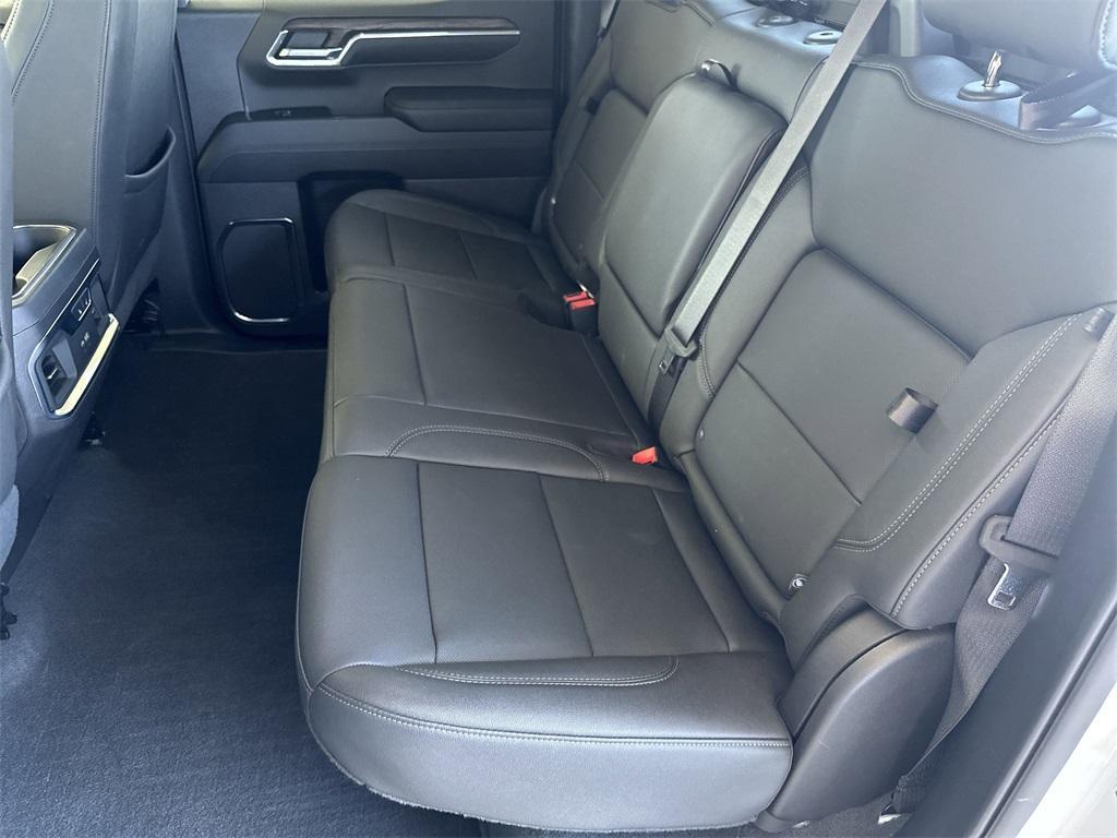 2024 Summit White GMC Sierra 1500
