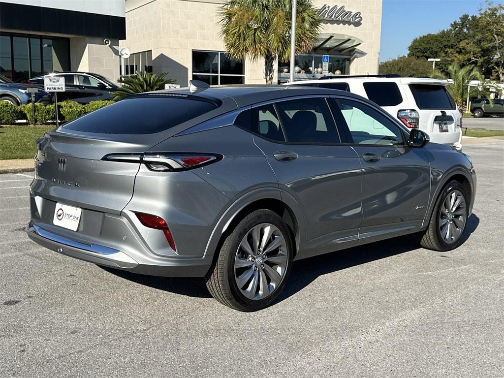 new 2025 Buick Envista car, priced at $29,219