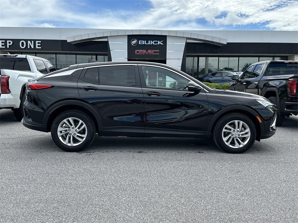 new 2025 Buick Envista car, priced at $24,161