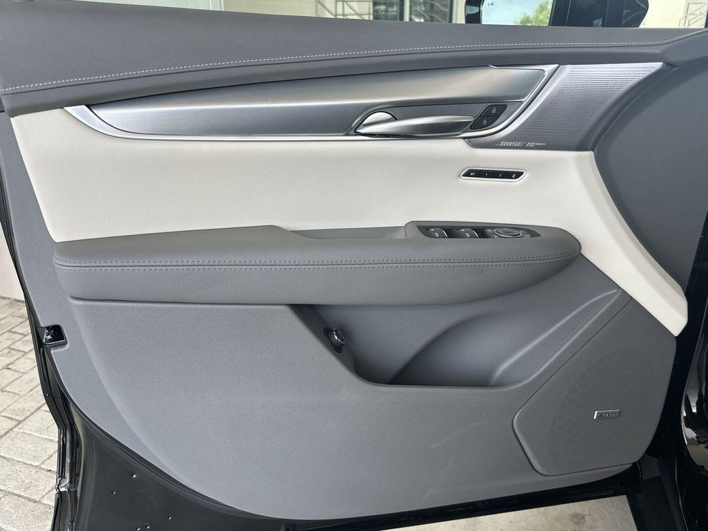 new 2025 Cadillac XT5 car, priced at $53,865