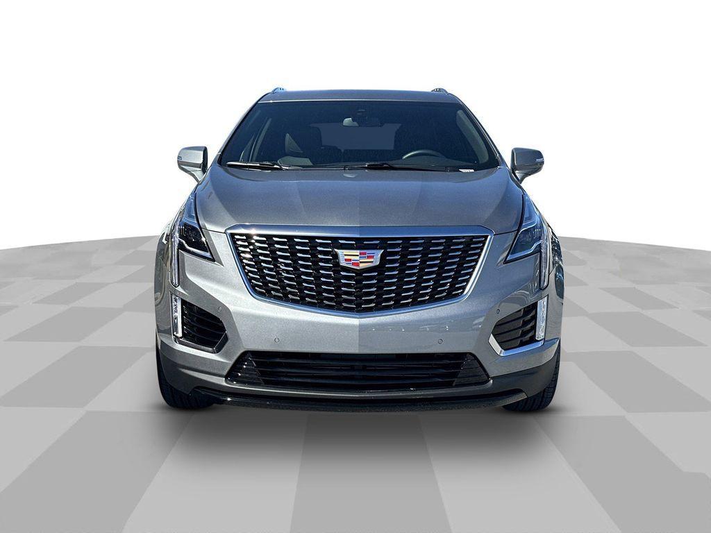 new 2025 Cadillac XT5 car, priced at $40,215