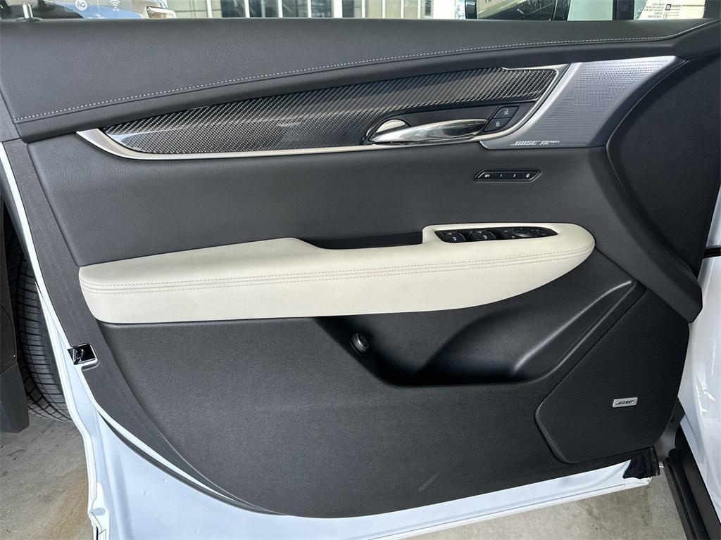 new 2025 Cadillac XT6 car, priced at $63,065