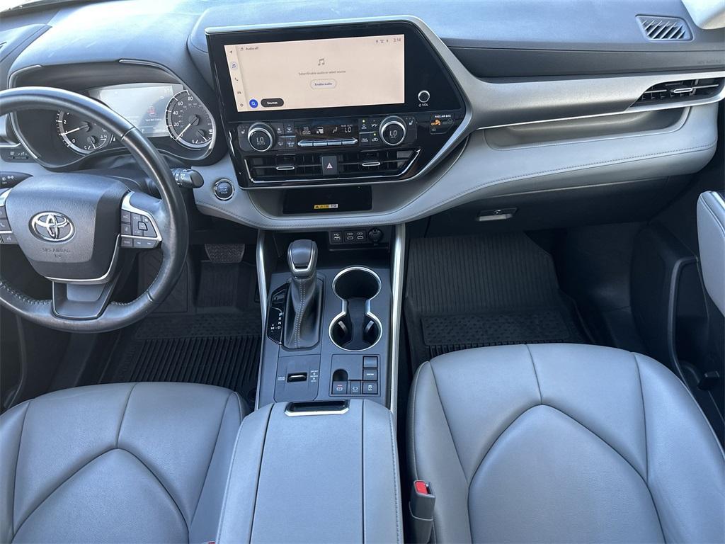 used 2023 Toyota Highlander car, priced at $36,541
