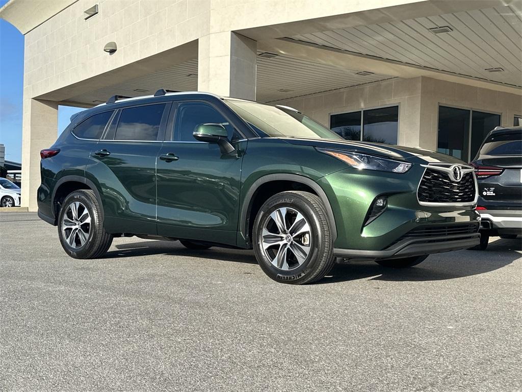 used 2023 Toyota Highlander car, priced at $36,541