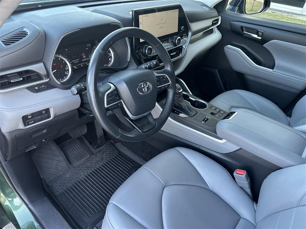 used 2023 Toyota Highlander car, priced at $36,541