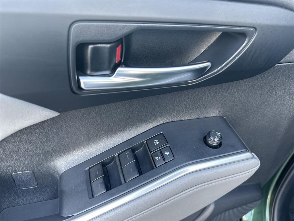 used 2023 Toyota Highlander car, priced at $36,541