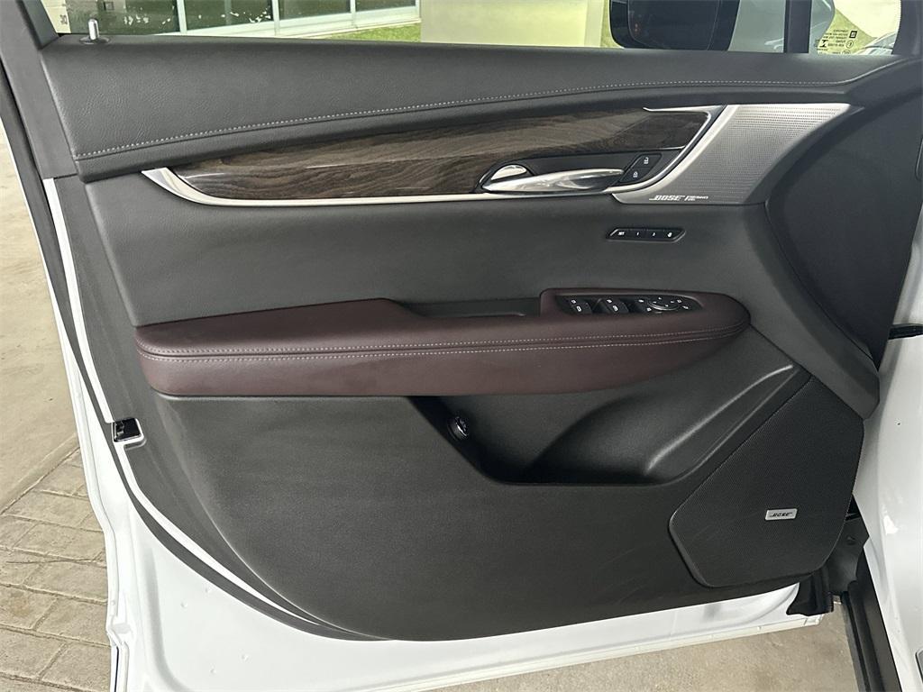 used 2022 Cadillac XT6 car, priced at $29,982