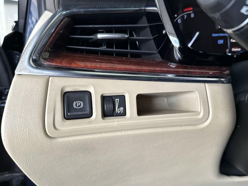 used 2017 Cadillac XT5 car, priced at $16,755
