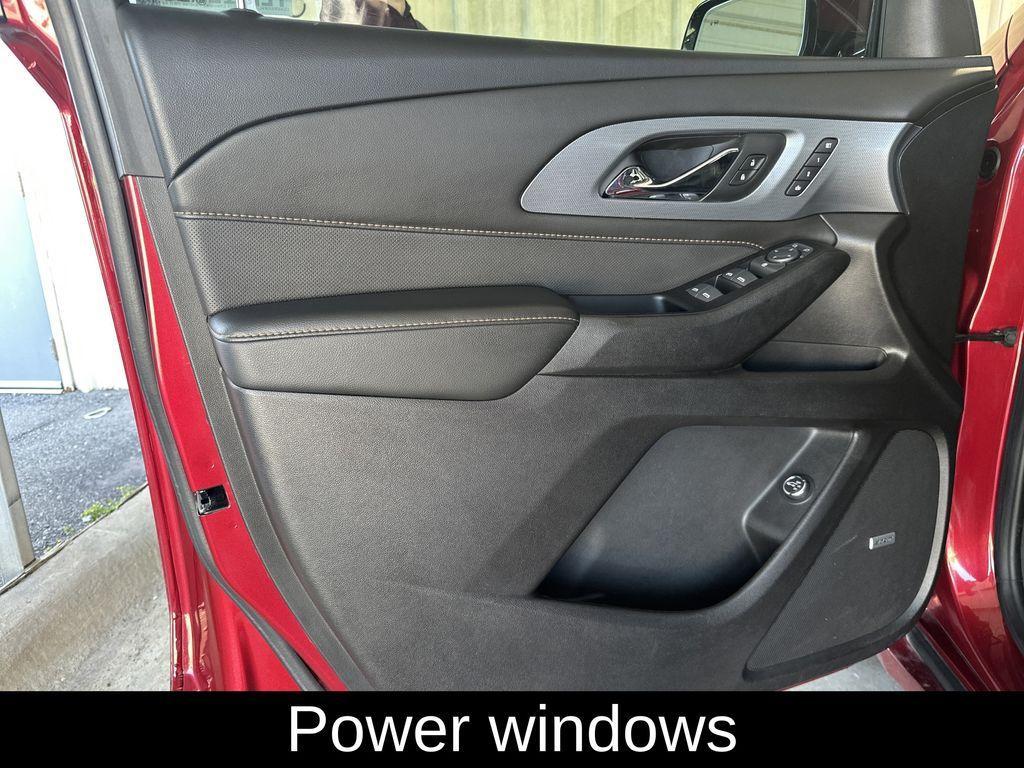 used 2020 Chevrolet Traverse car, priced at $22,142