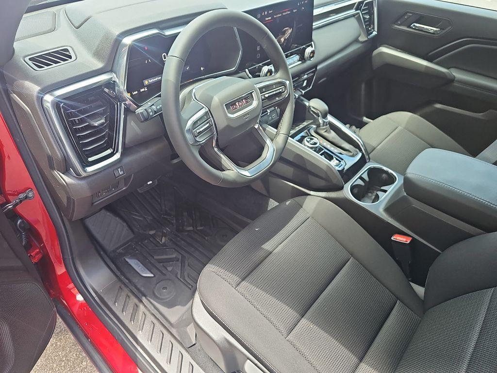 new 2025 GMC Canyon car, priced at $43,750