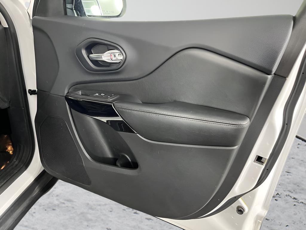 used 2019 Jeep Cherokee car, priced at $17,884