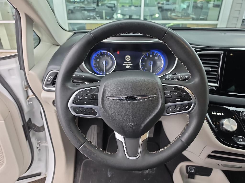 used 2023 Chrysler Pacifica car, priced at $23,309