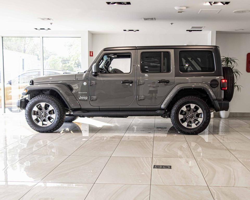 used 2022 Jeep Wrangler Unlimited car, priced at $33,887
