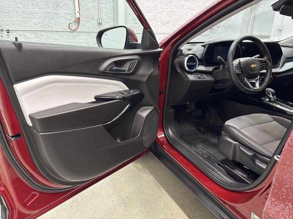 used 2025 Chevrolet Trax car, priced at $23,999