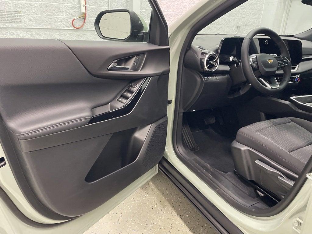 new 2026 Chevrolet Equinox car, priced at $27,999