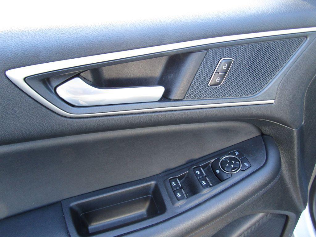 used 2024 Ford Edge car, priced at $27,500