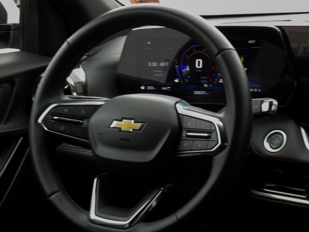 used 2025 Chevrolet Equinox car, priced at $25,995