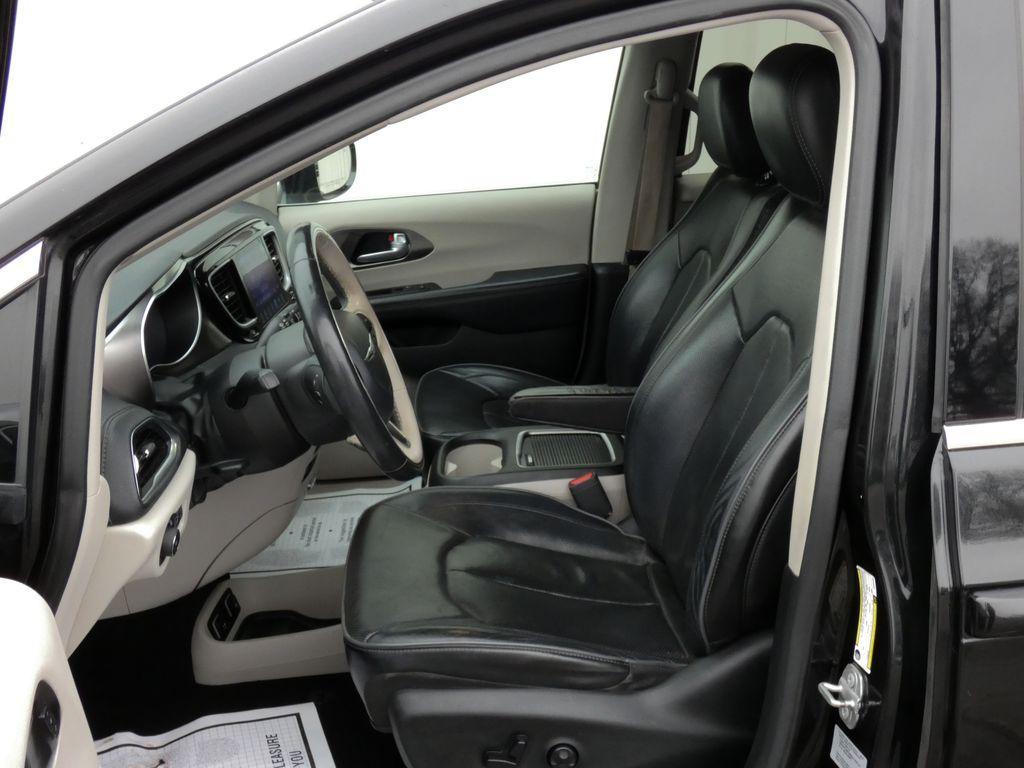 used 2017 Chrysler Pacifica car, priced at $10,000