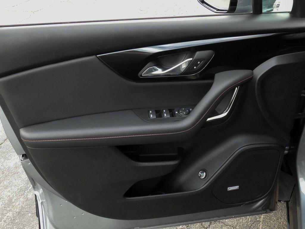 used 2025 Chevrolet Blazer car, priced at $35,995