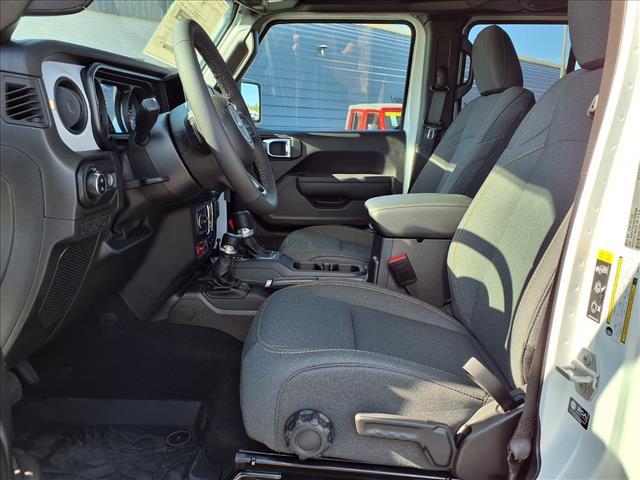 new 2025 Jeep Gladiator car, priced at $55,400