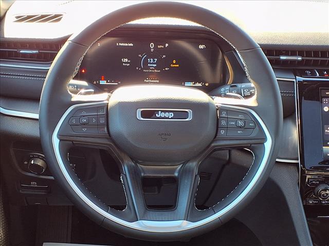 new 2025 Jeep Grand Cherokee car, priced at $42,900