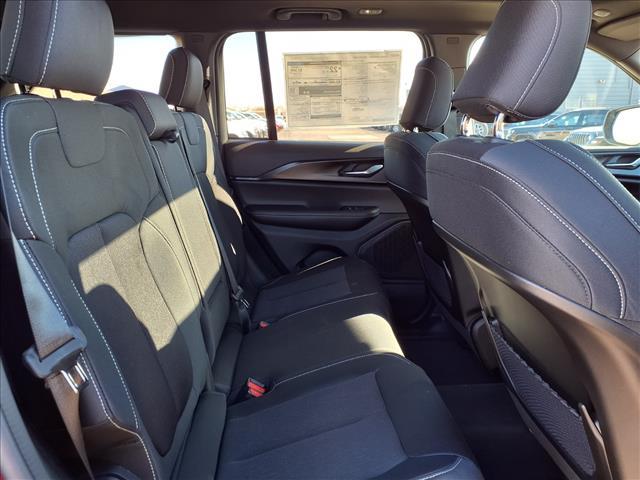 new 2025 Jeep Grand Cherokee car, priced at $42,900