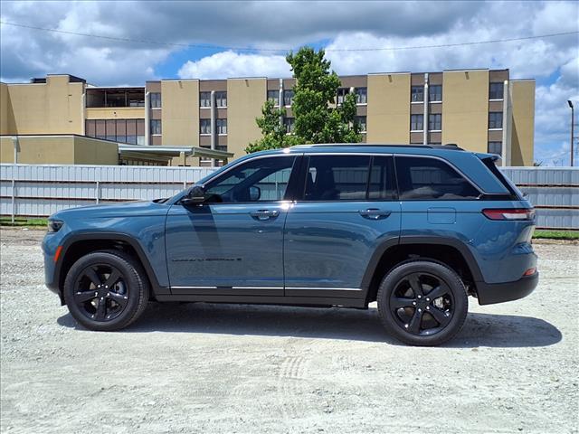 new 2026 Jeep Grand Cherokee car, priced at $44,998