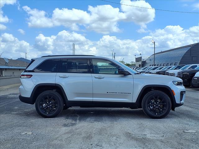 new 2026 Jeep Grand Cherokee car, priced at $46,900