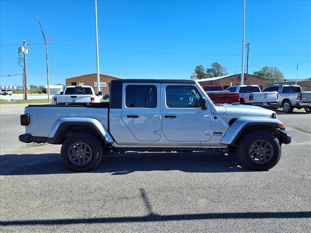 used 2024 Jeep Gladiator car, priced at $35,495