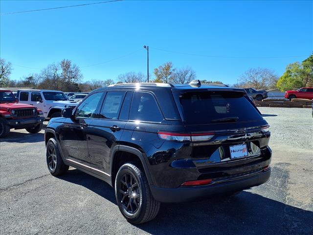 new 2025 Jeep Grand Cherokee car, priced at $45,750