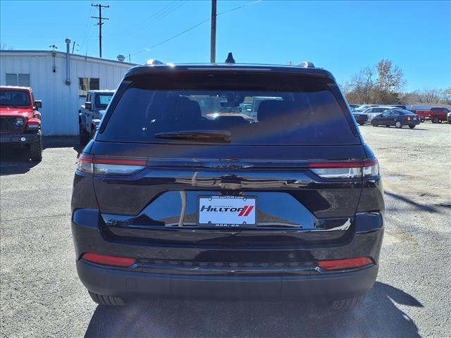 new 2025 Jeep Grand Cherokee car, priced at $45,750