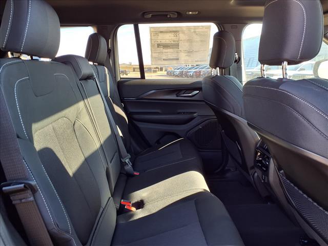 new 2025 Jeep Grand Cherokee car, priced at $42,900