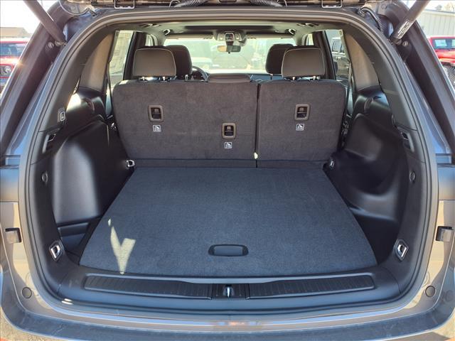 new 2025 Jeep Grand Cherokee car, priced at $42,900