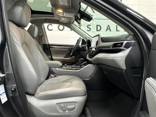 used 2020 Toyota Highlander car, priced at $26,875