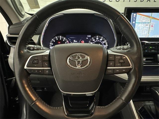 used 2020 Toyota Highlander car, priced at $26,875