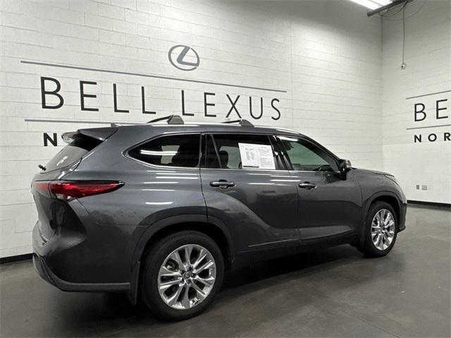 used 2020 Toyota Highlander car, priced at $26,875