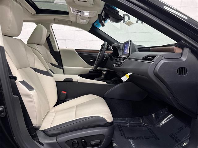 new 2025 Lexus ES 350 car, priced at $46,885