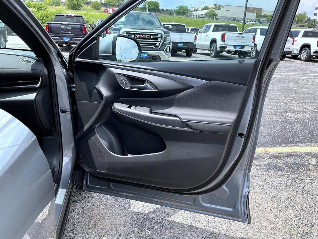 new 2025 Buick Envista car, priced at $23,984