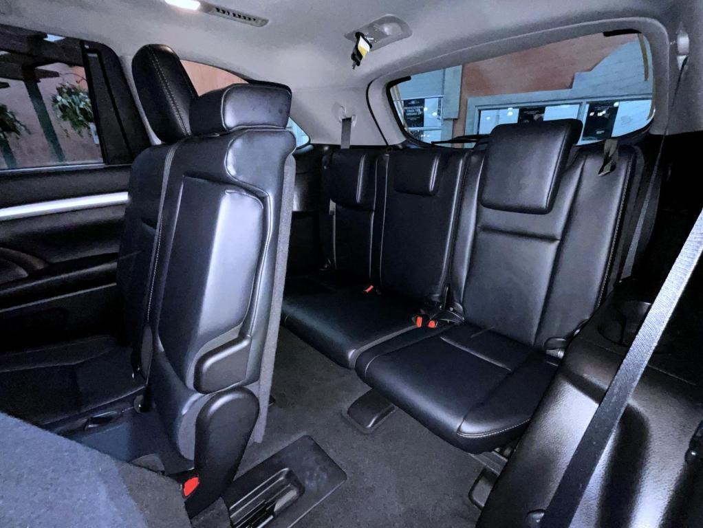 used 2019 Toyota Highlander Hybrid car, priced at $28,865