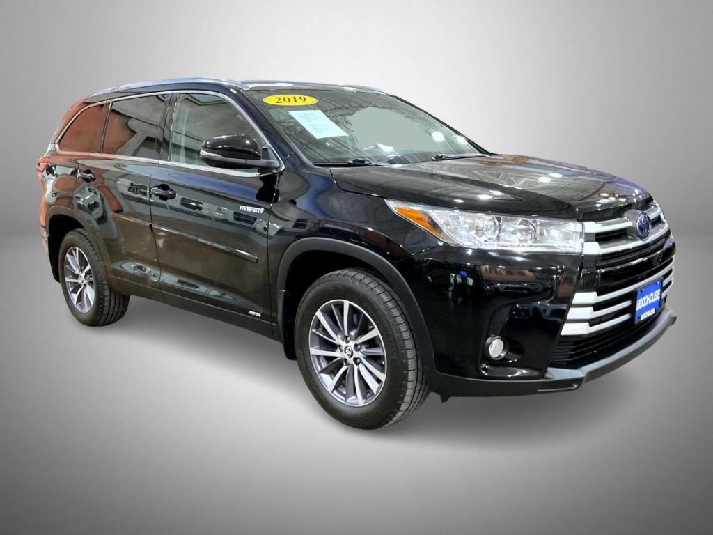 used 2019 Toyota Highlander Hybrid car, priced at $28,865