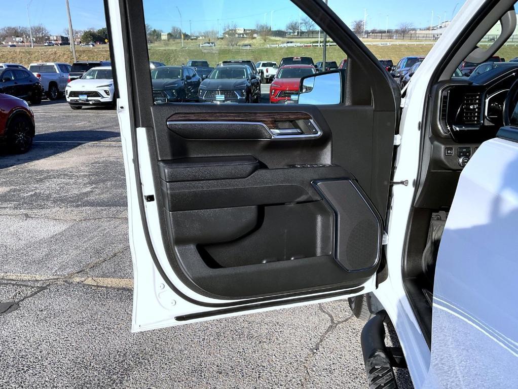 used 2023 GMC Sierra 1500 car, priced at $35,069