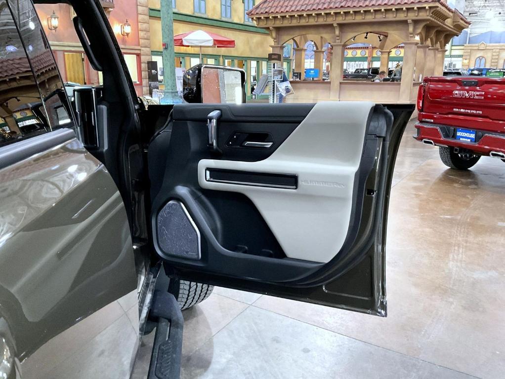 new 2026 GMC HUMMER EV SUV car, priced at $100,918