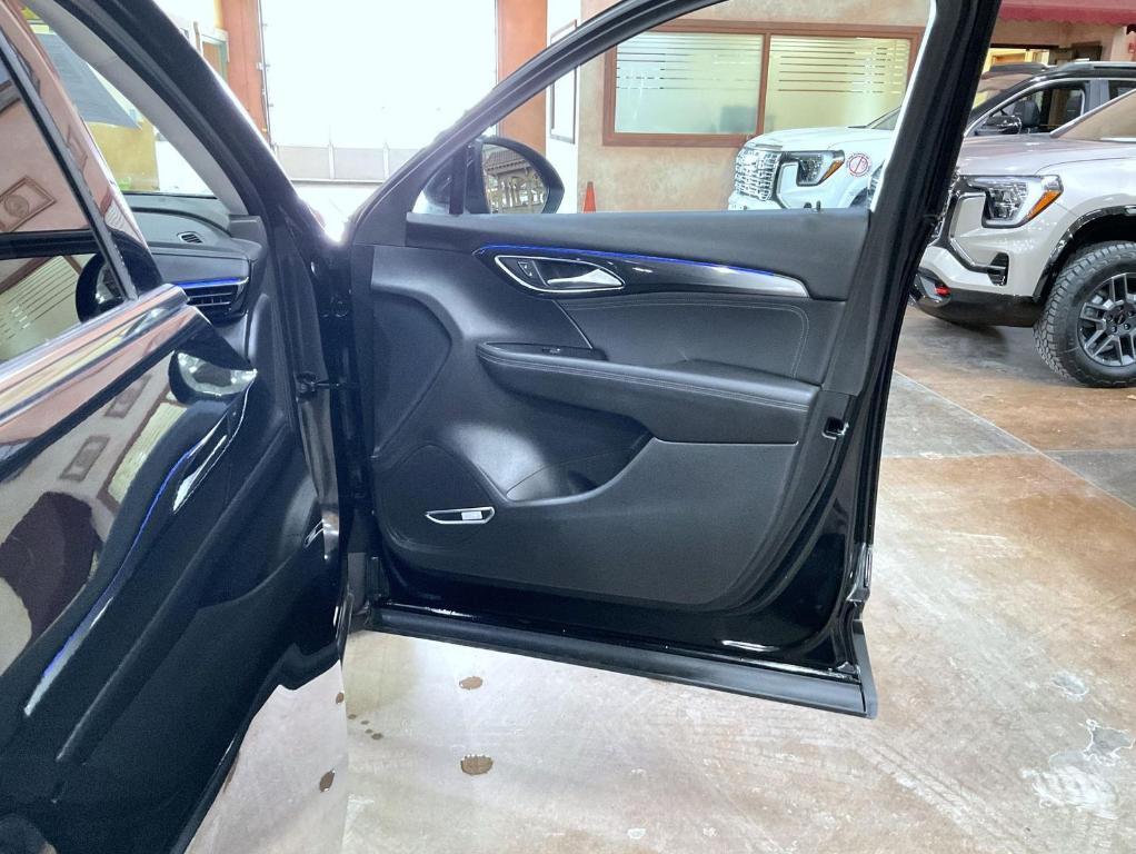 used 2024 Buick Envision car, priced at $27,670